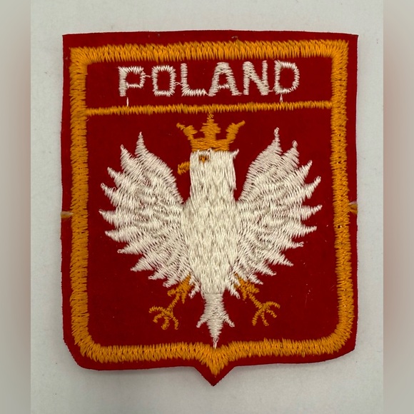 Poland Red Eagle Crest Coat of Arms Embroidered Fabric Patch Vintage 3x2.5” - Picture 1 of 3